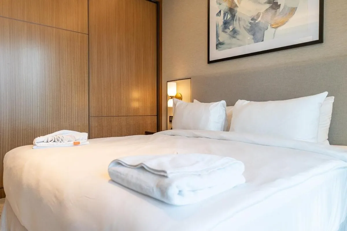 Chic Apartment For 4 With Burj Khalifa Views Dubai