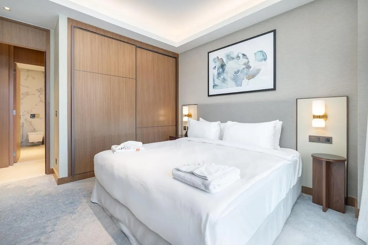 Chic Apartment For 4 With Burj Khalifa Views Dubai