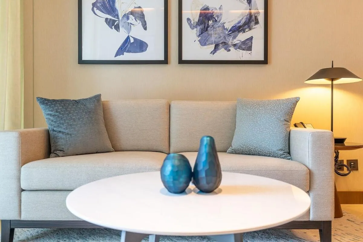 Chic Apartment For 4 With Burj Khalifa Views Dubai